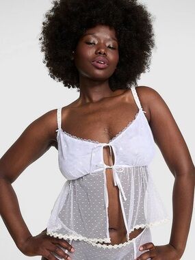 VSPINK Lace Daisy Floral Fly
Away Bra Top In White